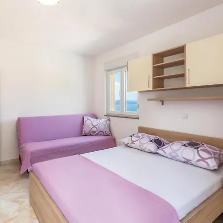 One-bedroom In Apartment